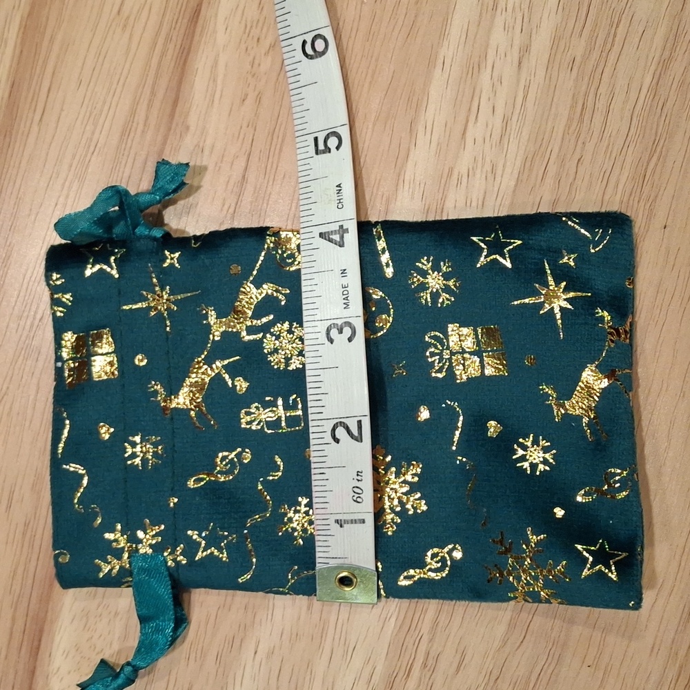 5 Green & Gold Drawstring Bags - Picture 3 of 9